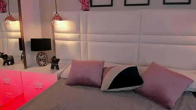 Chloe  fox  online show from July 22, 3:42 am