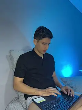Snapshot of SantiLux_ chatting on July 19, 8:34 pm SantiLux online show from July 19, 8:34 pm