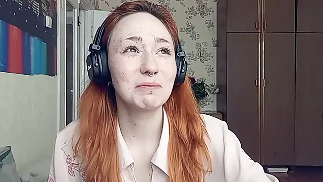 Snapshot of YaniraHeneisen chatting on June 17, 1:01 pm YaniraHeneisen online show from June 17, 1:01 pm