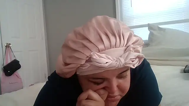Snapshot of babyhoneyycoco chatting on June 23, 2:59 pm babyhoneyycoco online show from June 23, 2:59 pm