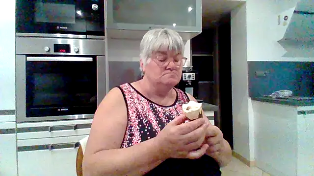 Snapshot of coquinesensuel chatting on July 28, 7:50 pm coquinesensuel online show from July 28, 7:50 pm