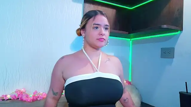 Snapshot of Lissa_monroe chatting on June 27, 3:28 pm Lissa monroe online show from June 27, 3:28 pm