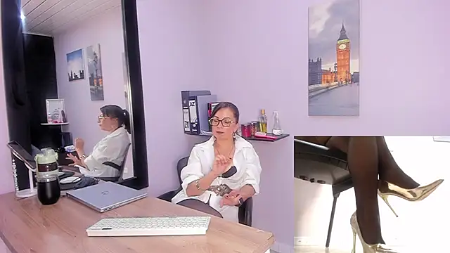 Snapshot of Greta_Borbon_ chatting on July 15, 12:21 pm Greta Borbon online show from July 15, 12:21 pm