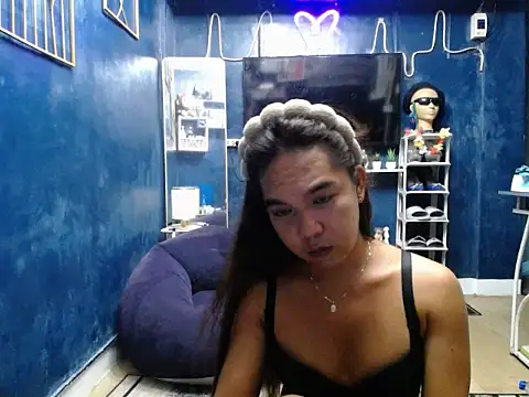 Snapshot of SexyBigButtNegs chatting on June 21, 5:26 pm SexyBigButtNegs online show from June 21, 5:26 pm