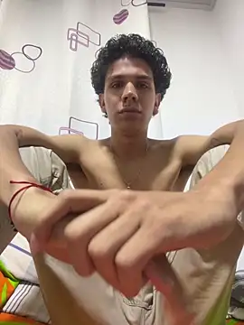 Noah blake00 online show from June 18, 2:12 am