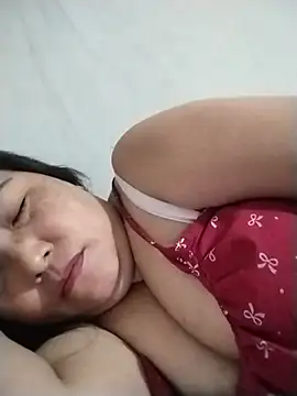 Snapshot of Naaya8109 chatting on July 28, 3:21 pm Naaya8109 online show from July 28, 3:21 pm
