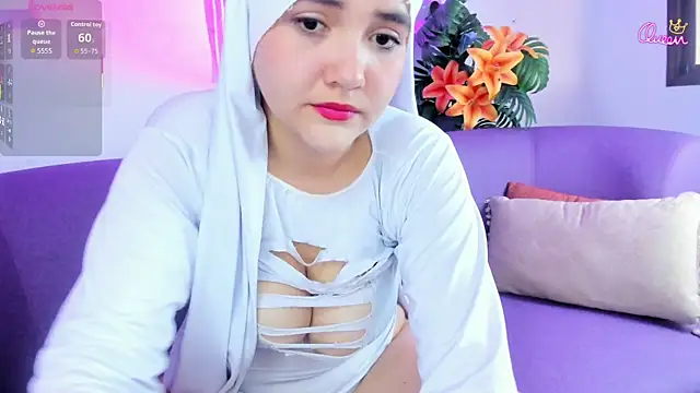 Snapshot of celeste_mill chatting on August 5, 2:42 pm celeste mill online show from August 5, 2:42 pm