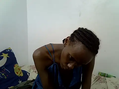 Snapshot of Beutypetite1 chatting on July 12, 8:11 pm Beutypetite1 online show from July 12, 8:11 pm