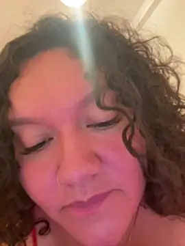Snapshot of HeidiSanabria chatting on July 7, 2:25 am HeidiSanabria online show from July 7, 2:25 am