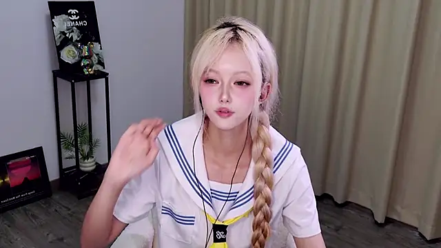 Hot--01 online show from July 25, 8:34 am