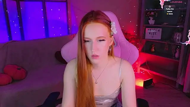 Snapshot of Eva_Bellea chatting on June 23, 12:47 pm Eva Bellea online show from June 23, 12:47 pm