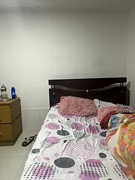 Snapshot of mila__vega chatting on August 5, 3:42 am mila vega online show from August 5, 3:42 am