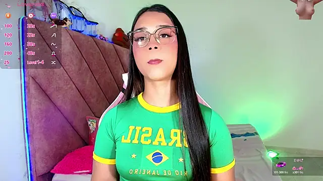 Snapshot of zafira_lux_ chatting on June 27, 6:07 am zafira lux online show from June 27, 6:07 am