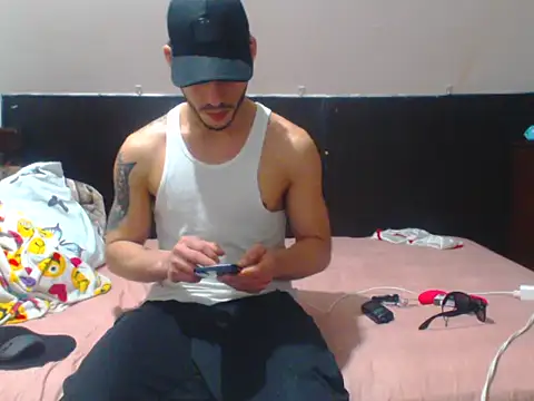 Snapshot of MAIKELCANTILLO25 chatting on August 8, 11:07 pm MAIKELCANTILLO25 online show from August 8, 11:07 pm