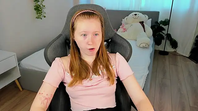 LiliTiny online show from August 8, 1:52 am
