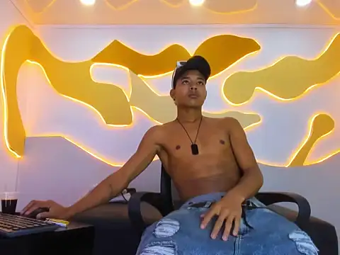 RafaelVander online show from July 18, 2:49 am