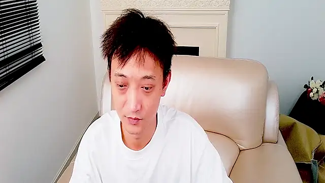 Snapshot of GJ-01 chatting on July 9, 3:05 pm GJ-01 online show from July 9, 3:05 pm