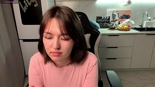 LilyPopss online show from June 20, 7:27 pm