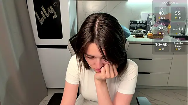 LilyPopss online show from June 21, 6:32 pm