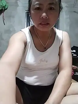 Snapshot of whatmes chatting on July 29, 9:02 pm whatmes online show from July 29, 9:02 pm