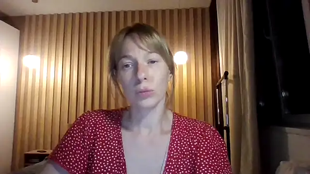 Snapshot of Deloriada chatting on July 14, 4:02 pm Deloriada online show from July 14, 4:02 pm