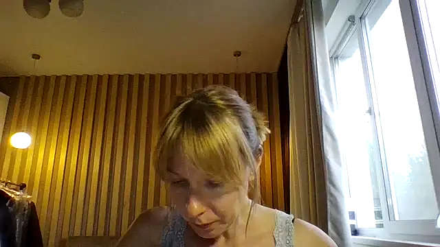 Snapshot of Deloriada chatting on July 29, 9:07 am Deloriada online show from July 29, 9:07 am