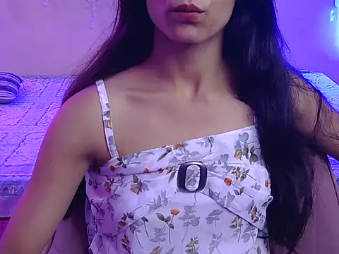 Snapshot of Yours-Zoya chatting on July 5, 4:30 am Yours-Zoya online show from July 5, 4:30 am