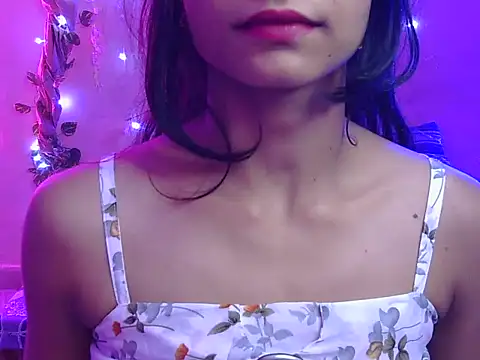 Snapshot of Yours-Zoya chatting on August 2, 4:55 am Yours-Zoya online show from August 2, 4:55 am
