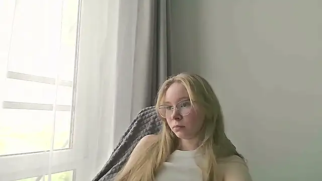 Vinelly online show from June 28, 1:06 pm
