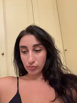 Snapshot of _Elina_ chatting on June 23, 10:35 am Elina online show from June 23, 10:35 am