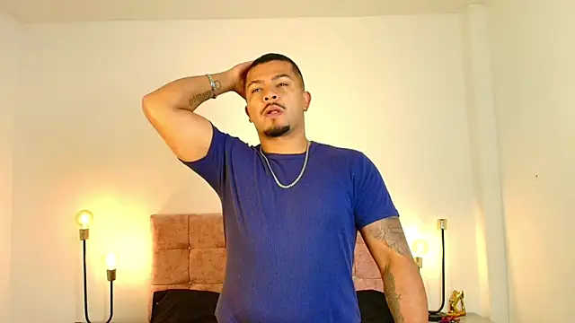 Snapshot of BrunoSilva_ chatting on June 22, 12:02 pm BrunoSilva online show from June 22, 12:02 pm