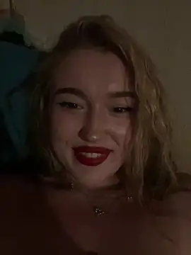 Snapshot of lyalyalii chatting on July 8, 7:07 pm lyalyalii online show from July 8, 7:07 pm
