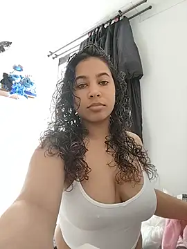 Bellapiers online show from June 21, 7:05 pm