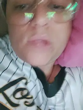 Snapshot of BRANQUINHAGG66 chatting on June 21, 6:54 pm BRANQUINHAGG66 online show from June 21, 6:54 pm