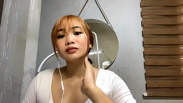 Snapshot of RickiMince chatting on June 26, 8:19 am RickiMince online show from June 26, 8:19 am
