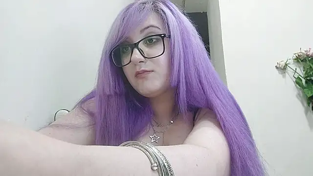 Snapshot of FeliniKatechini chatting on August 9, 8:25 pm FeliniKatechini online show from August 9, 8:25 pm