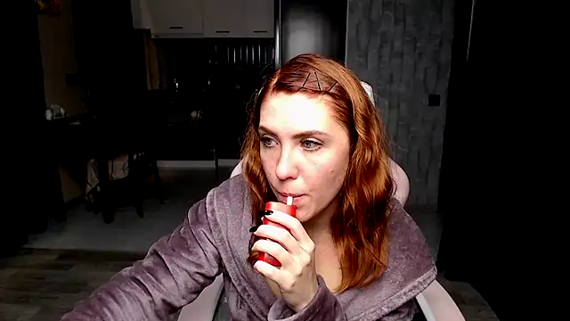 Reginasmilee online show from October 3, 12:40 am