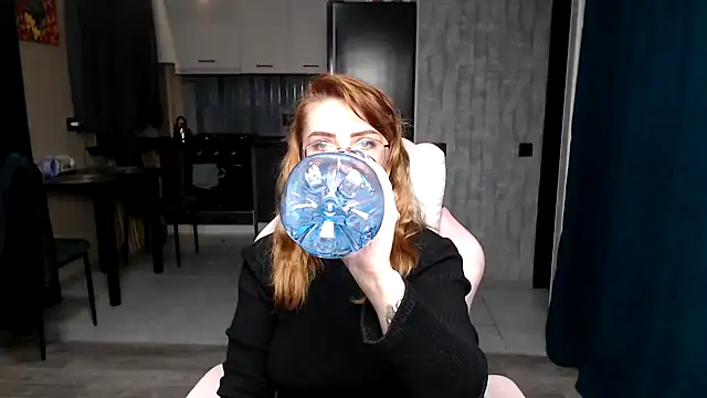 Reginasmilee online show from November 18, 1:55 am