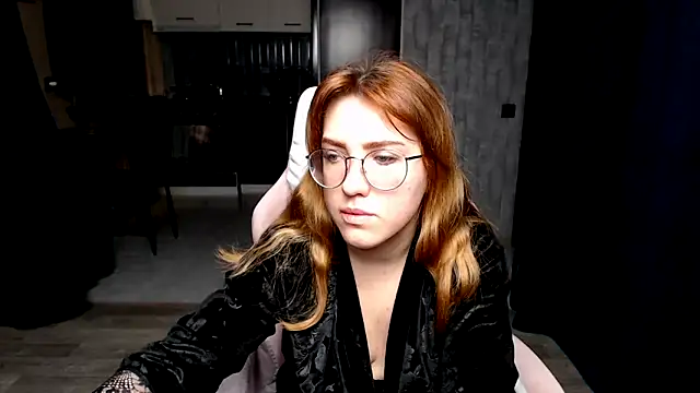 Reginasmilee online show from November 29, 1:52 am