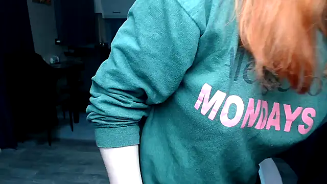 Reginasmilee online show from December 3, 12:29 am