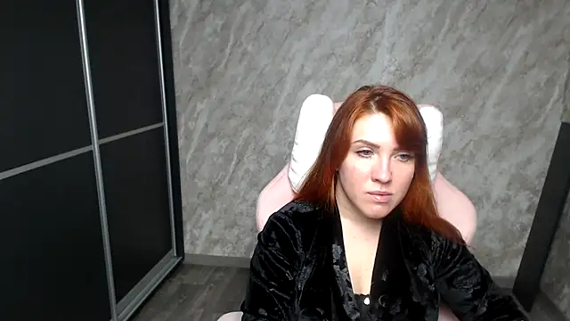 Reginasmilee online show from February 6, 8:51 am