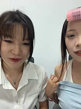 Snapshot of YY-1-1-1 chatting on July 7, 6:27 am YY-1-1-1 online show from July 7, 6:27 am