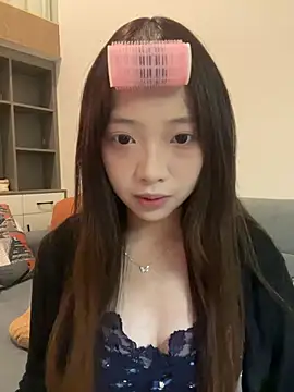Snapshot of YY-1-1-1 chatting on August 8, 3:36 pm YY-1-1-1 online show from August 8, 3:36 pm