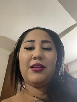 Snapshot of Valentina_Tilly chatting on June 24, 10:31 pm Valentina Tilly online show from June 24, 10:31 pm