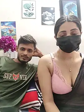 Snapshot of Couple-8 chatting on June 27, 6:46 pm Couple-8 online show from June 27, 6:46 pm