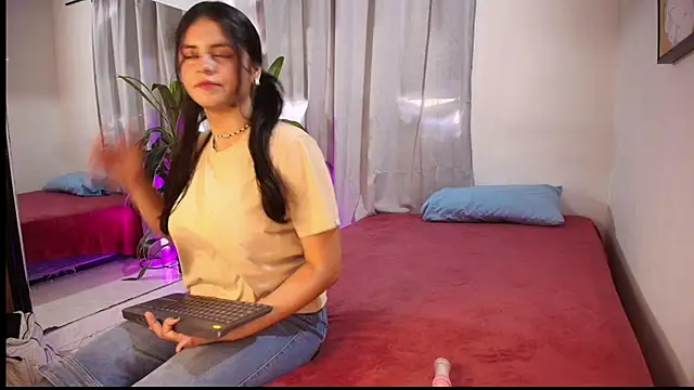 Snapshot of Kim_lowel chatting on June 27, 7:52 pm Kim lowel online show from June 27, 7:52 pm