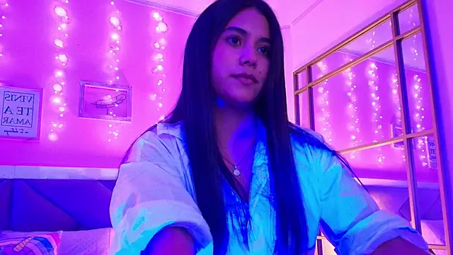 Snapshot of luna_connors chatting on June 23, 9:02 pm luna connors online show from June 23, 9:02 pm