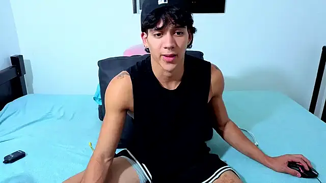 Snapshot of Noah__Dick chatting on July 5, 5:47 am Noah Dick online show from July 5, 5:47 am