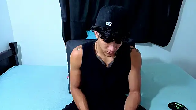 Snapshot of Noah__Dick chatting on July 12, 6:37 am Noah Dick online show from July 12, 6:37 am