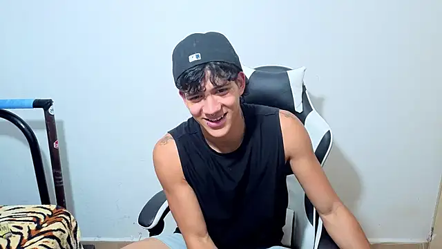Snapshot of Noah__Dick chatting on August 8, 6:48 am Noah Dick online show from August 8, 6:48 am